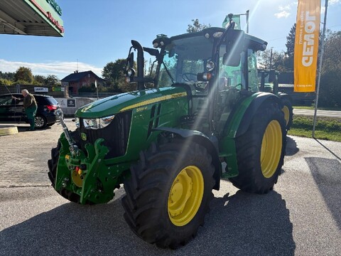 John Deere 5105M