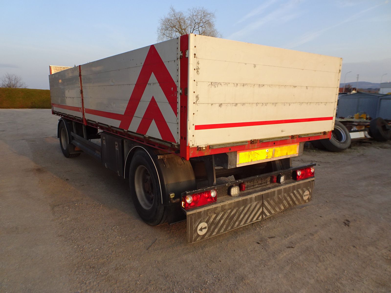 2-Achs-Plateauanhänger 2