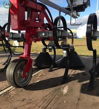 Pielnik z opryskiwaczem 3 rzędowy Solan P501/3 2