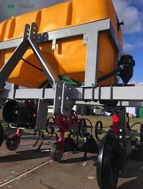 Pielnik z opryskiwaczem 3 rzędowy Solan P501/3 3