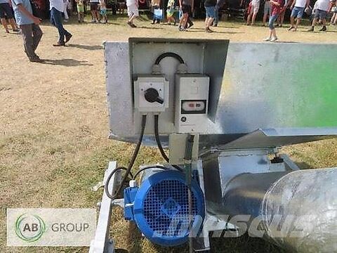 Przenośnik ślimakowy z koszem zasypowym Magrotex 3
