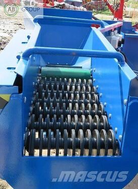 Wywrotnica do skrzyniopalet W-700 3