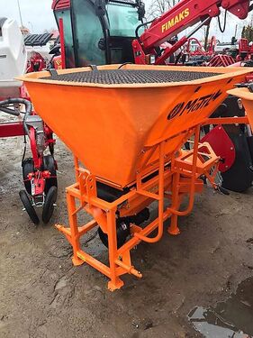 Sonstige Augustów salt and sand spreader with communal at