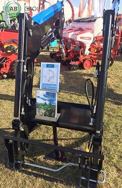 ładowacz czołowy AT-30 2