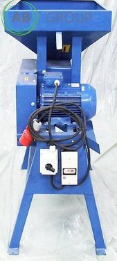 zgniatacz ziarna T270-100/3 2