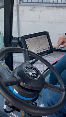 AF305 - Profesjonalna Nawigacja Rolnicza RTK 2,5 2