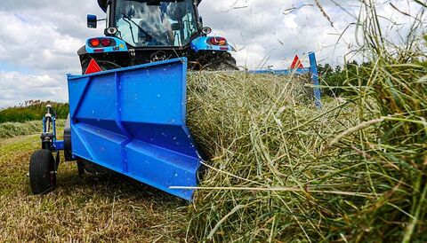 Przetrząsarko-zgrabiarka HERON 225 2