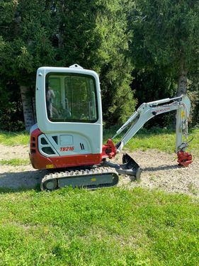 Takeuchi TB 216 mit Powertilt