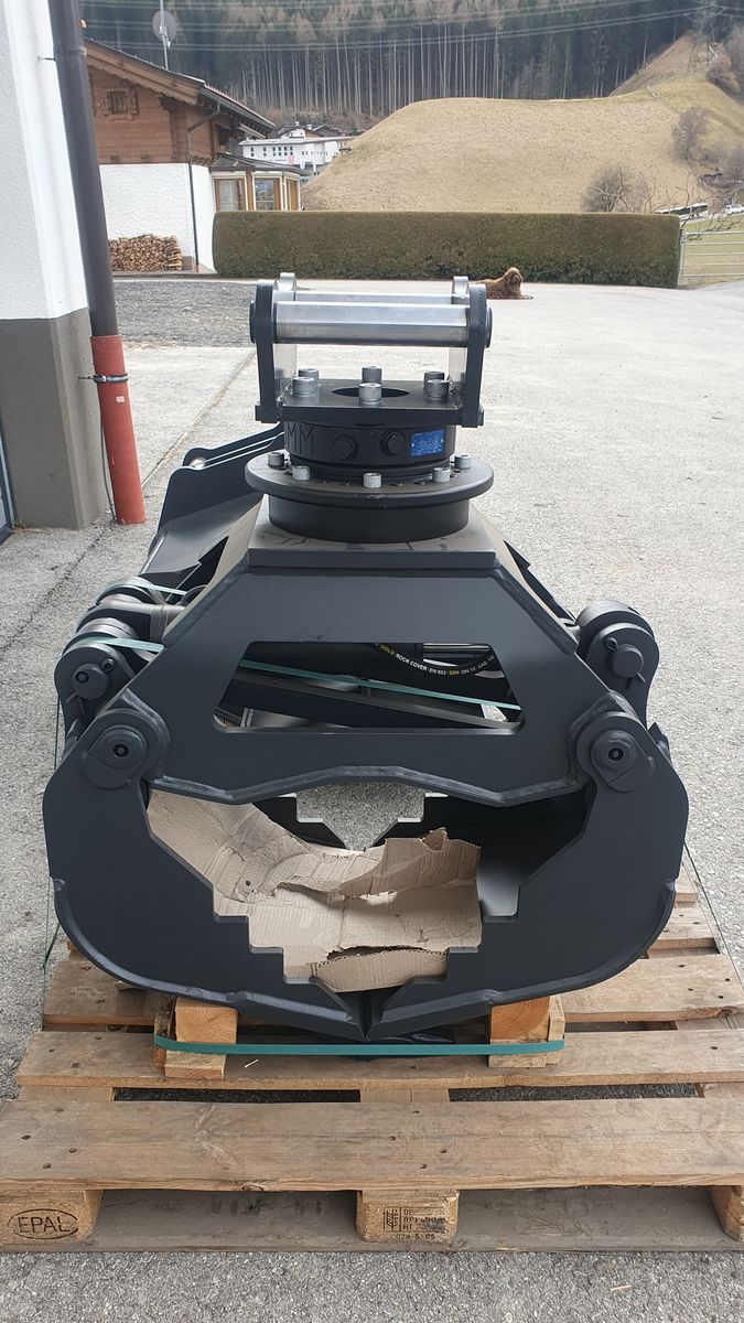 Menzi Muck Greifer UG 08 2