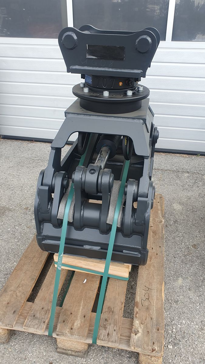 Menzi Muck Greifer UG 08 3