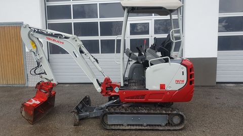 Takeuchi TB 216 mit Powertilt