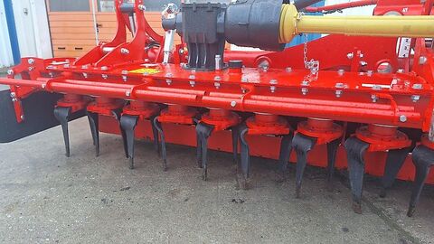 Kverneland Rotago 4050 F 2