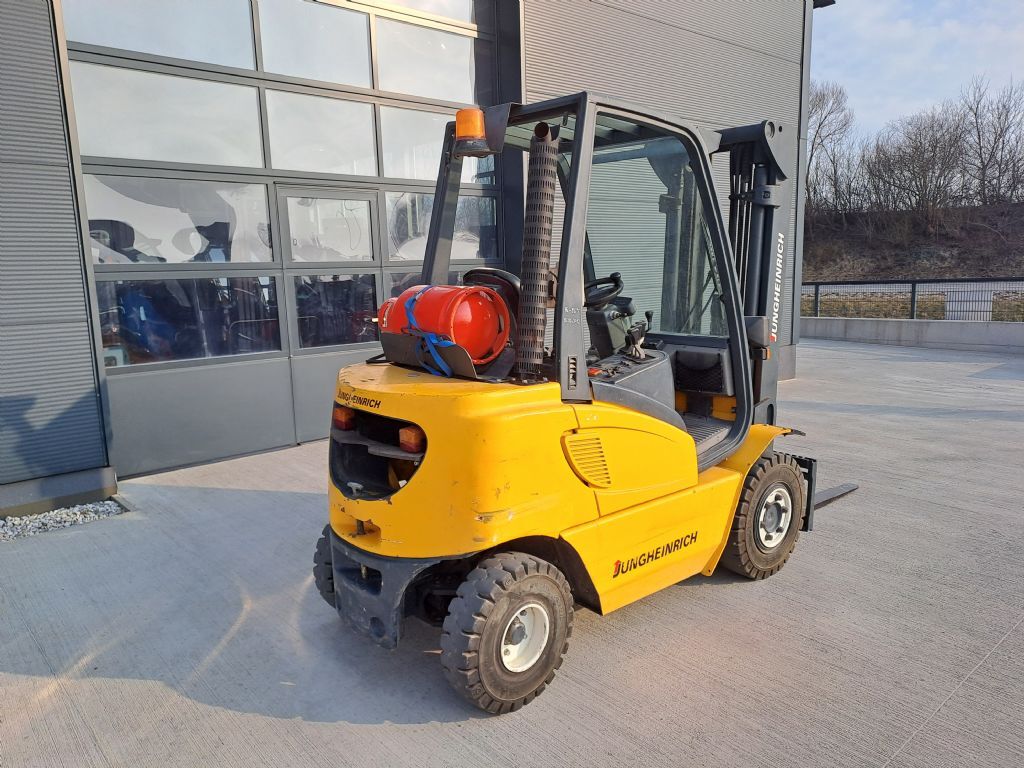 Jungheinrich DFG 425s 3