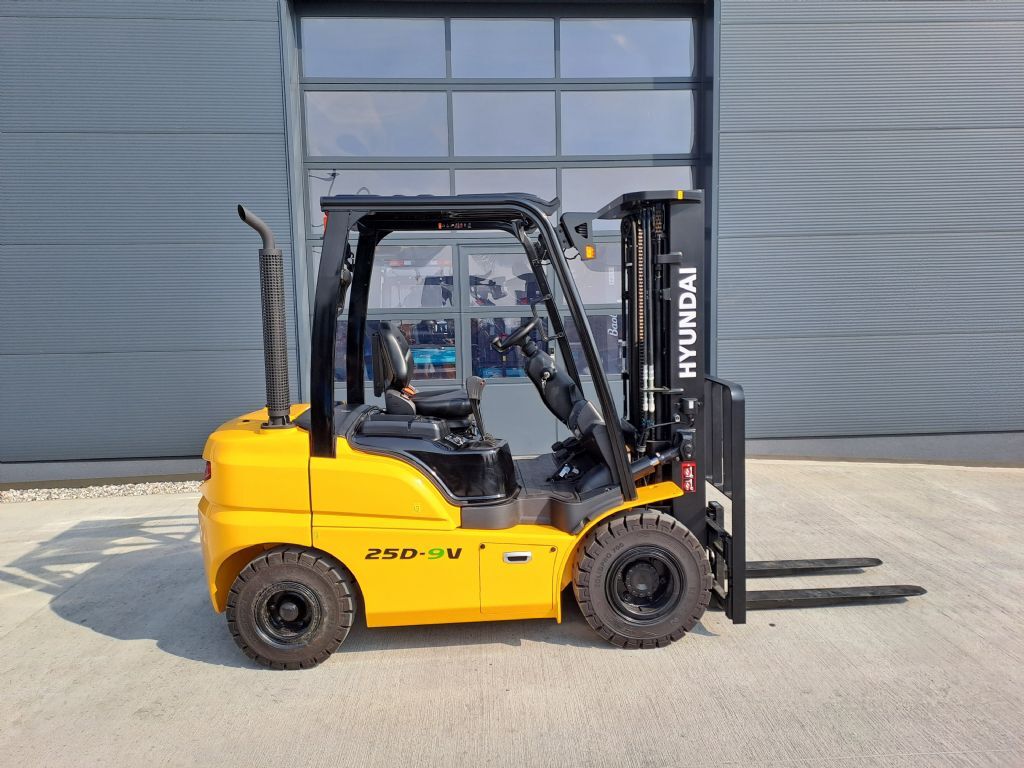 Hyundai 25D-9V 2