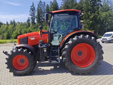 Kubota M6-142 2