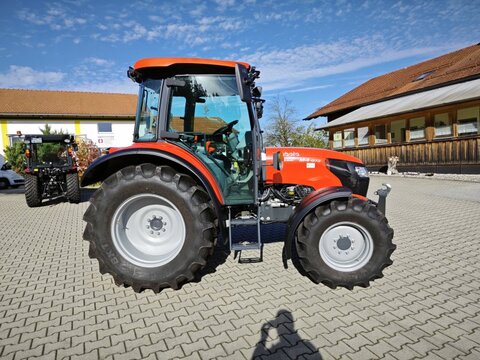 Kubota M4-073 2
