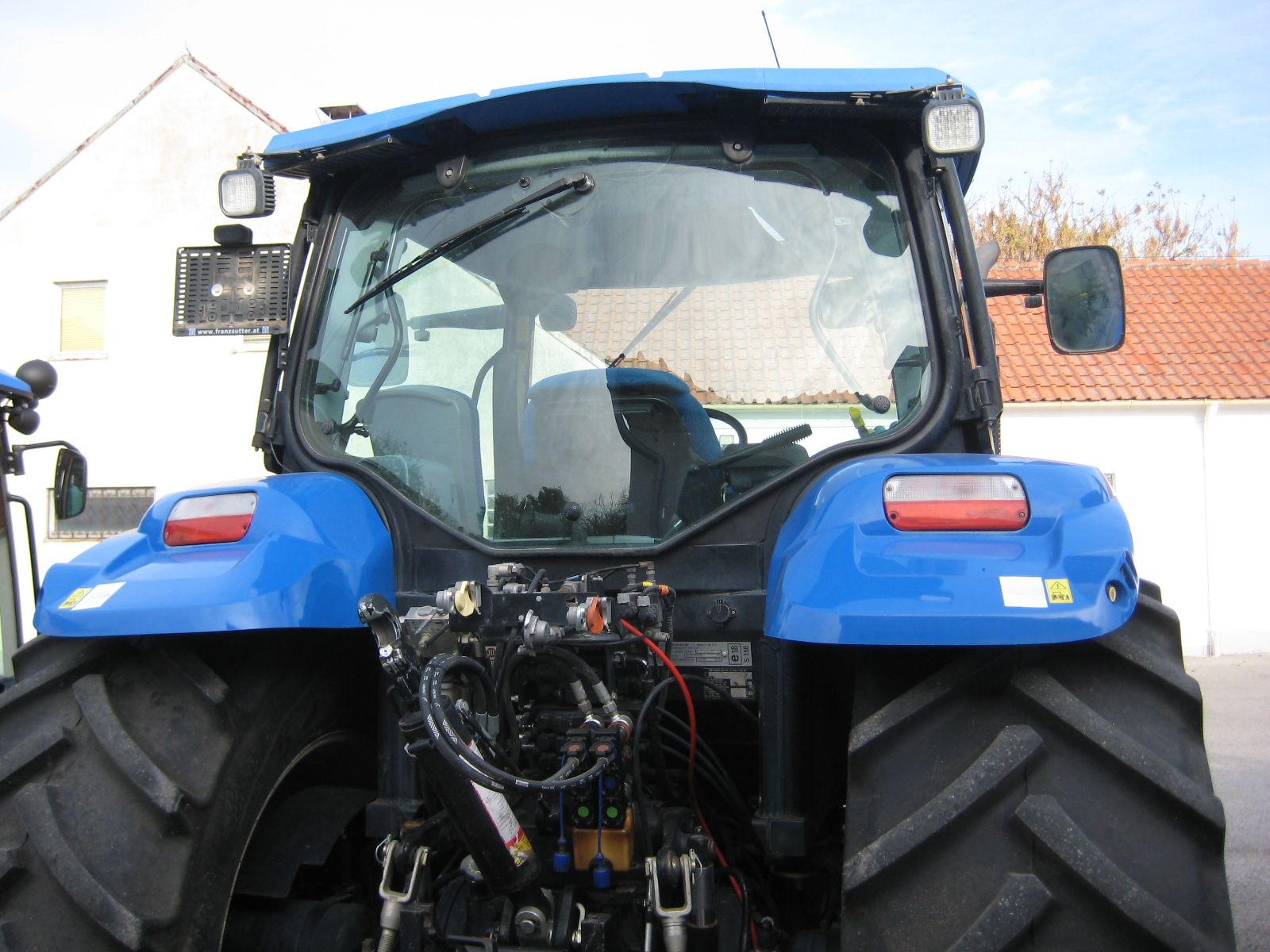 New Holland T6010 Delta 1