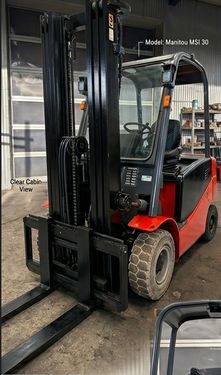 Manitou 3 tonnen Elektro Triplex& Seitenschieber