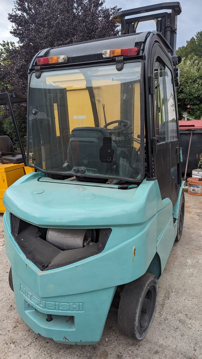 Mitsubishi 2,5 tonnen Diesel Duplex & SS, ZV 2
