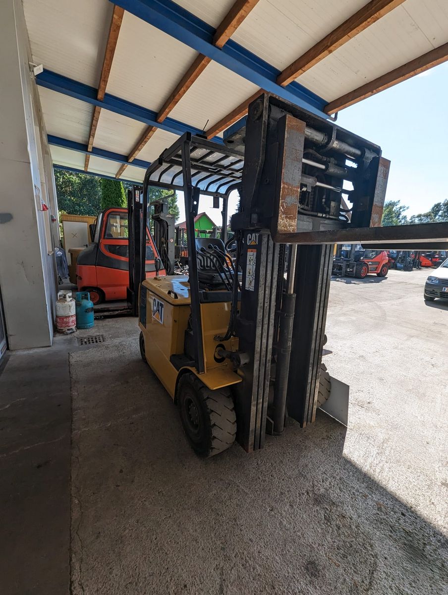 CAT 2,5 tonnen Elektro Triplex & SS, ZV 3