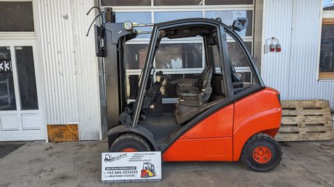 Linde 2,5 tonnen Diesel Triplex& Zinkenversteller, 4 V