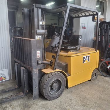 CAT 3 tonnen Elektro Triplex& Seitenschieber, Zinken