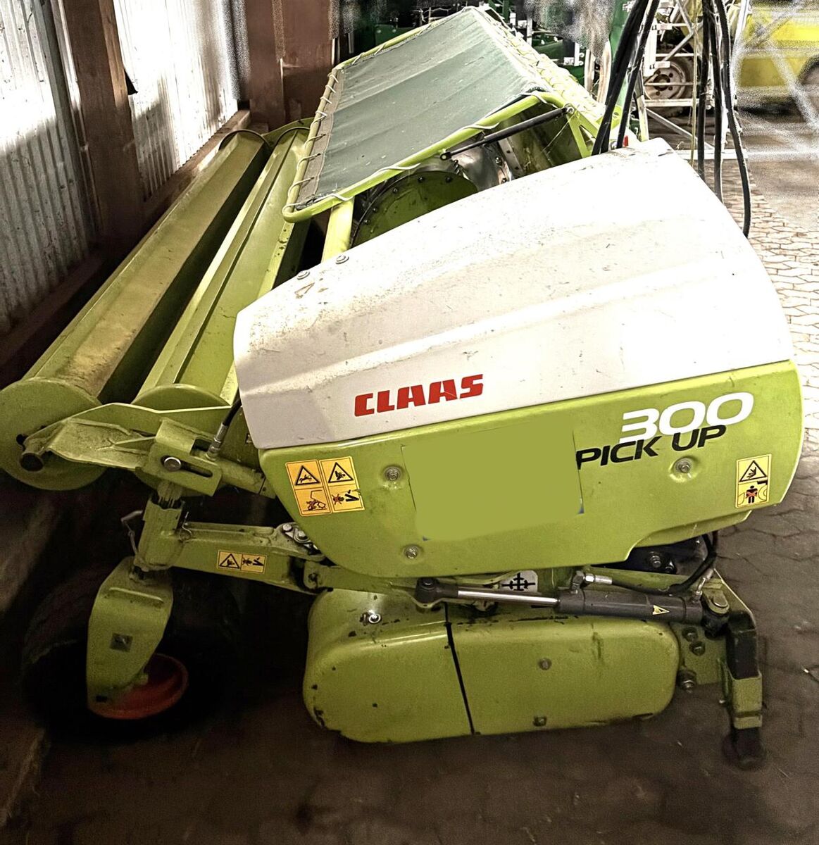 Claas PICK UP 300 HD Profi 1