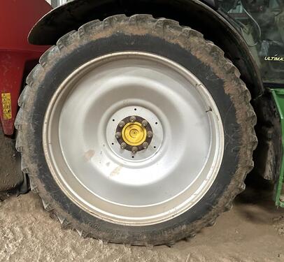 BKT 270/95R38 + 300/95R52 Rädersatz John Deere