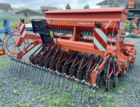 Kuhn INTEGRA 3003  + EL 162-300 Zinkenrotor