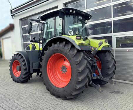 CLAAS ARION 660 CMATIC CEBIS