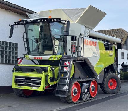 <strong>CLAAS TRION 660 Terr</strong><br />