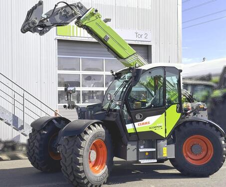 CLAAS SCORPION 742 VARIPOWER