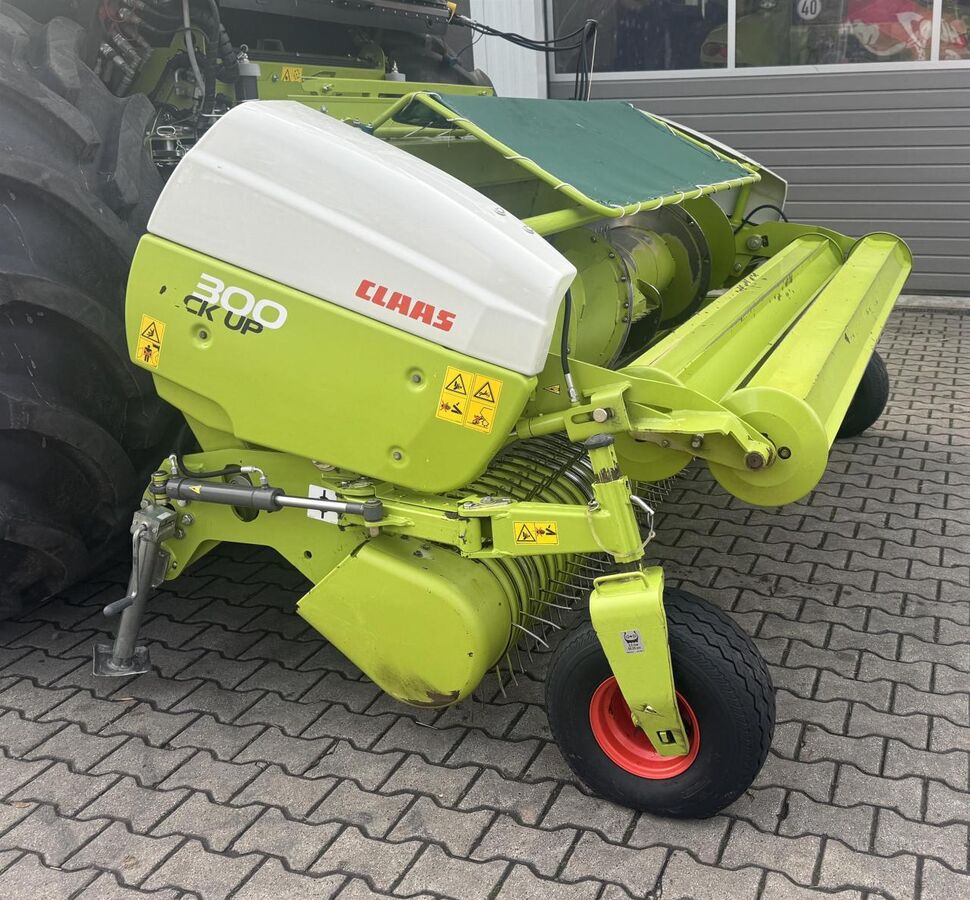 Claas PICK UP 300 HD Profi 2