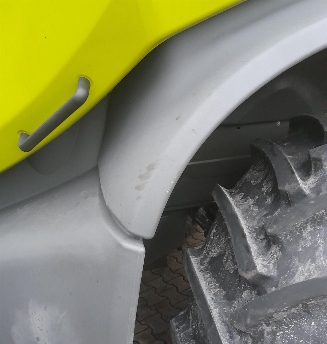 Claas Kotflügel hinten li. Jaguar 00 2401 702 4 3