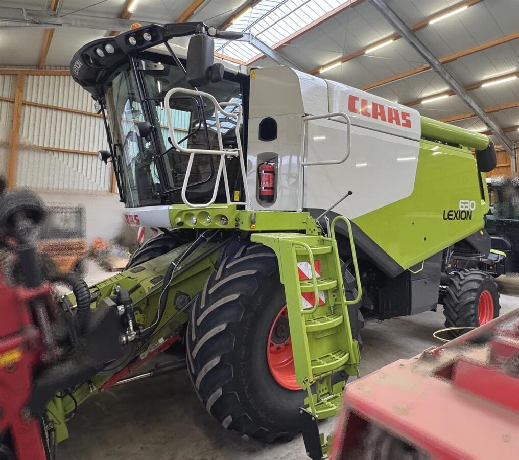 Claas LEXION 630 MONTANA T4 2
