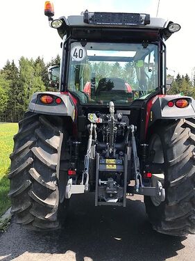 Massey Ferguson MF 5711 Dyna-4 3