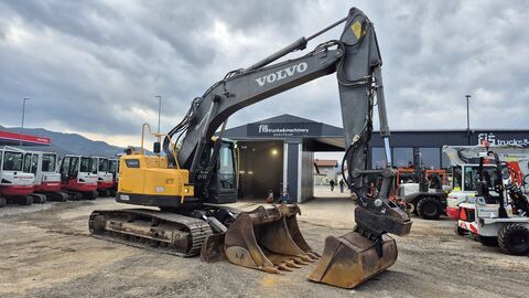 Volvo  ECR235DL - 2013 YEAR - 10370 HOURS - 3X BUCKETS 
