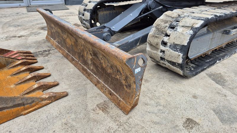 Takeuchi TB290-2 - POWERTILT - 3X BUCKETS - 1220 HOURS 3