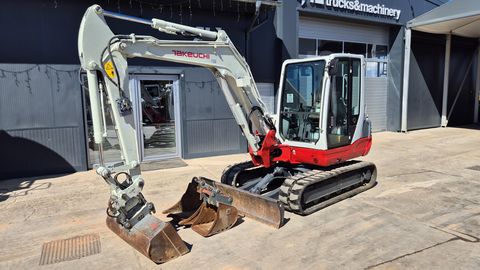 Takeuchi TB250 - 2016 YEAR - 2535 HOURS - POWERTILT
