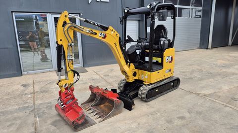 CAT 301.7 CR - 130 HOURS - POWERTILT - 3X BUCKETS