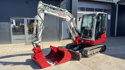 Takeuchi TB240 - POWERTILT - 3X BUCKETS - 2017 YEAR