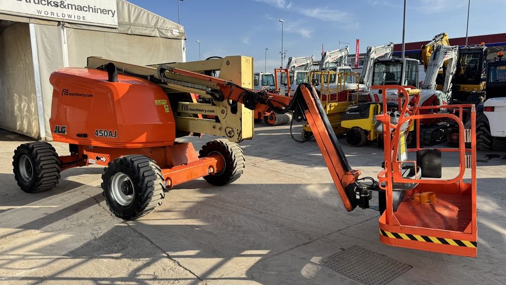 JLG  JLG 450 AJ - 2017 YEAR - 2870 HOURS 2
