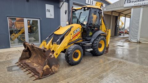 JCB 3CX - 2015 YEAR - 4780 HOURS