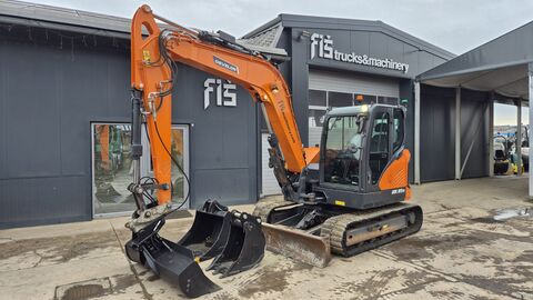 Doosan DEVELON DX85R - 2023 YEAR - 3X NEW BUCKETS