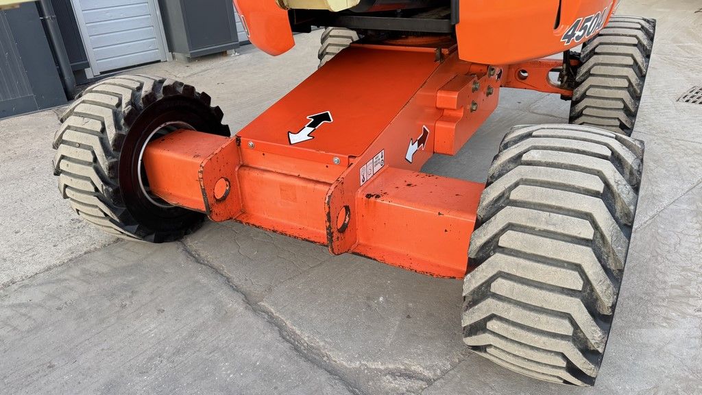JLG 450 AJ - 2015 YEAR - 2895 WORKING HOURS - 15.77M 2
