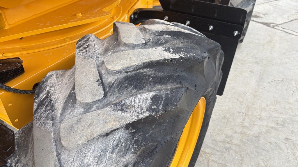 JCB 6ST - 2019 YEAR - 2585 WORKING HOURS 3