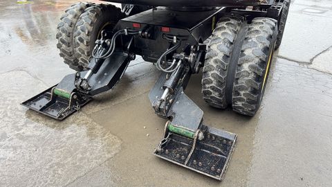 Yanmar B95W - POWERTILT - 3X BUCKETS - 4715 HOURS