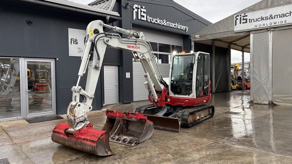 Takeuchi TB370 - POWERTILT - 3X BUCKETS - 2021 YEAR 1
