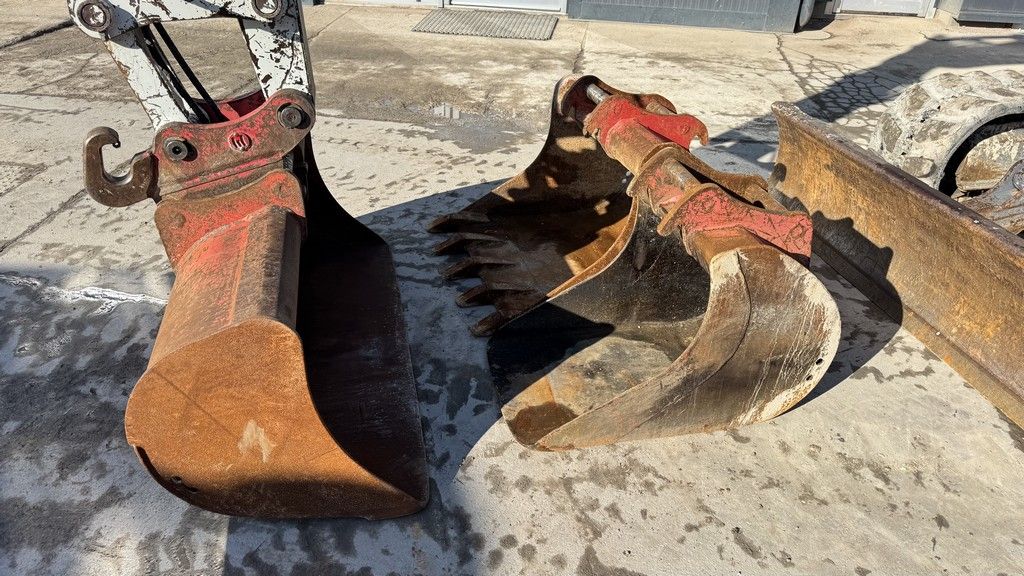 Takeuchi TB175 - 2010 YEAR - 3X BUCKETS - 12265 HOURS 3