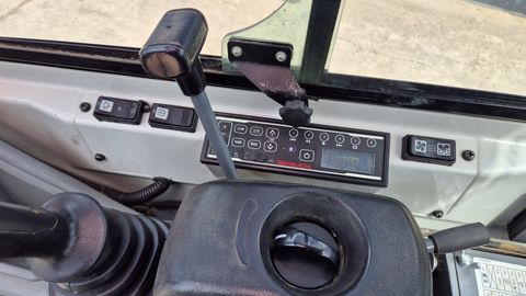 7788-9fc24e0b69aaefdebb35f72821f28deb-5928298